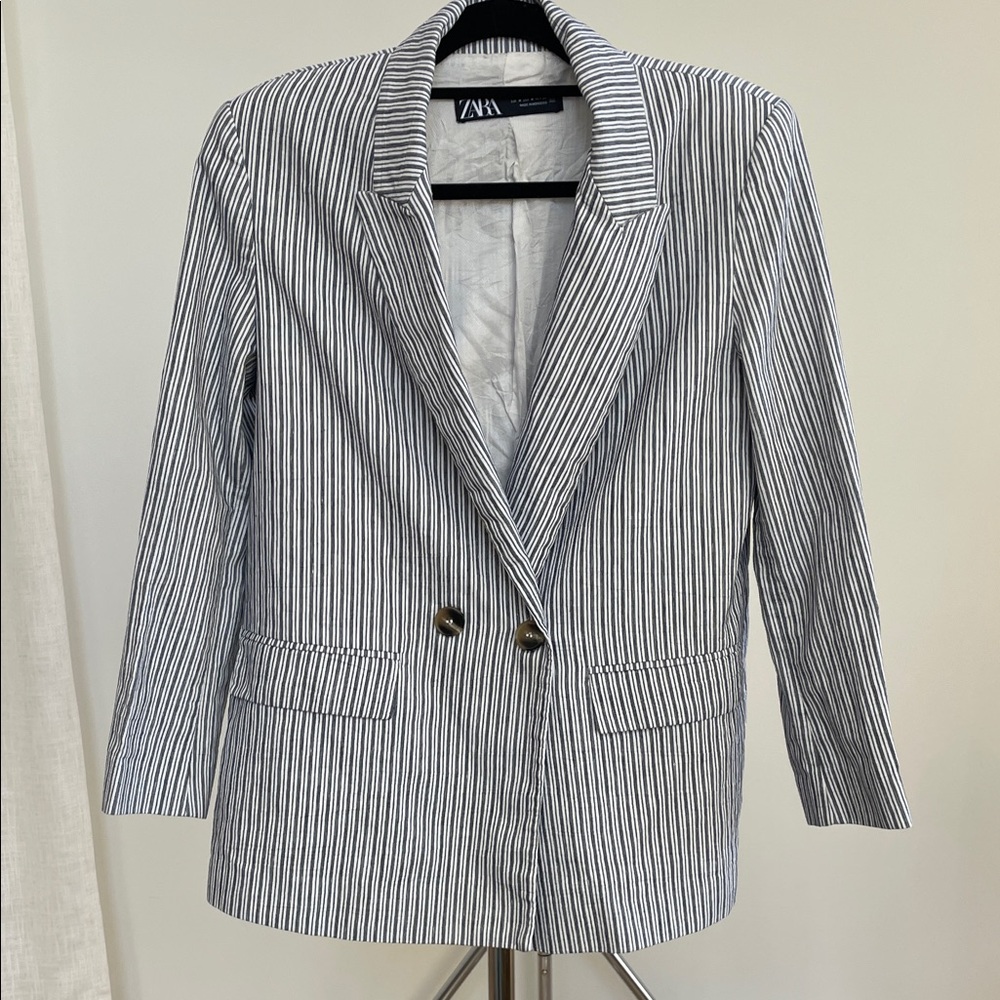 Zara Women's Striped Blazer in Navy and White